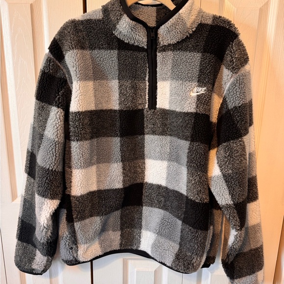 Nike Men’s Black Gray White Checkered Sherpa Pullover Quarter Zip Size Medium - Picture 2 of 11